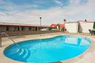 Swimming Pool Rodeway Inn Boardman - Hermiston