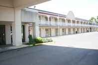 Exterior Red Roof Inn Staunton