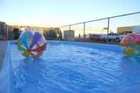 Swimming Pool Kennewick Inn & Suites Tri Cities