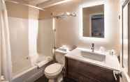 In-room Bathroom 7 Holiday Inn Hotel & Suites Osoyoos, an IHG Hotel