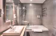 ห้องน้ำภายในห้อง 3 Hotel & Aparthotel Casteau Resort Mons