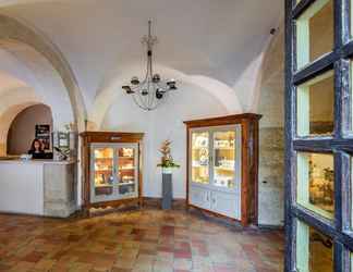 Lobby 2 Garrigae Abbey of St Croix