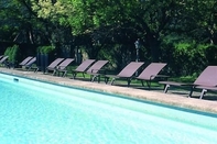 Swimming Pool Le Prieure