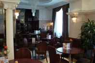 Bar, Cafe and Lounge Royal Eagle Hotel