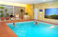 Swimming Pool 6 Hotel Walram