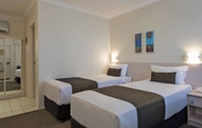 Bedroom 2 Comfort Inn All Seasons