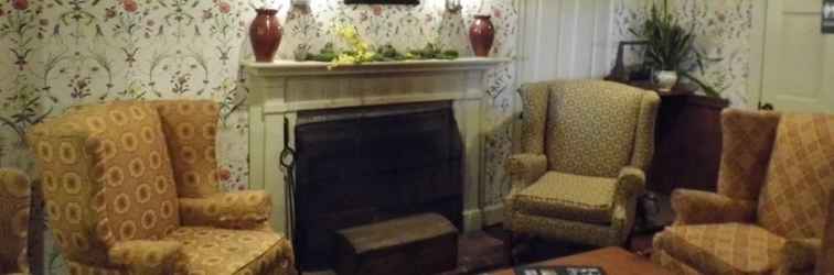 Lobby Publick House Historic Inn and Country Motor Lodge