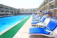 สระว่ายน้ำ Beach Hotel Sharjah