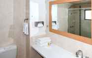 Toilet Kamar 6 Comfort Inn Grammar View