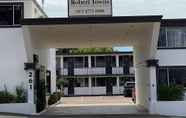 Luar Bangunan 5 The Robert Towns