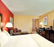 Bedroom 7 Delta Hotels by Marriott Allentown Lehigh Valley