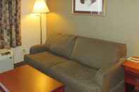 Common Space Econo Lodge Inn & Suites