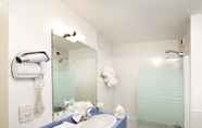 In-room Bathroom 6 B&B Hotel Paris Rosny sous Bois