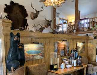 Lobi 2 Antler Lodge - Gardiner MT