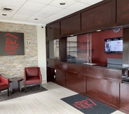 Lobby 5 Red Roof Inn Baltimore