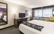 Bedroom 6 La Quinta Inn & Suites by Wyndham Virginia Beach
