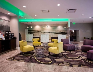 ล็อบบี้ 2 La Quinta Inn & Suites by Wyndham Virginia Beach