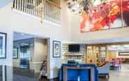 Lobi 3 Comfort Inn & Suites Sturbridge - Brimfield