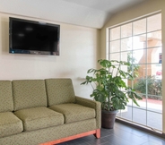 Lobby 5 Quality Inn & Suites Crescent City Redwood Coast