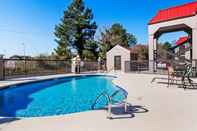 Swimming Pool SureStay Hotel by Best Western Lenoir City