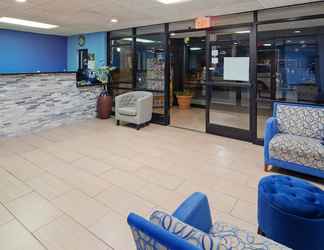 Lobby 2 SureStay Hotel by Best Western Lenoir City