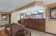 Lobby 2 Days Inn by Wyndham Perryville