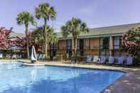 Swimming Pool Best Western Charleston Inn