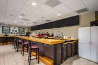 Bar, Kafe, dan Lounge Quality Inn Lakeland North