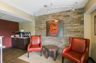 Lobi Red Roof Inn Boston - Southborough/ Worcester