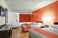 Bedroom Motel 6 Springfield, MO - North