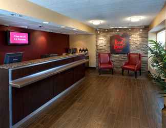 Lobby 2 Red Roof Inn Dayton North Airport