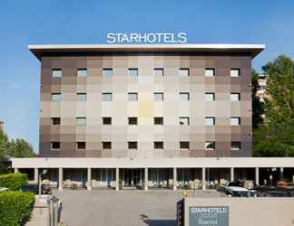 Bangunan 2 Starhotels Tourist