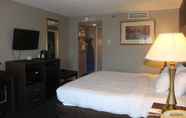 Bedroom 2 Clarion Hotel & Conference Center Harrisburg West
