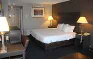 Bedroom 7 Clarion Hotel & Conference Center Harrisburg West