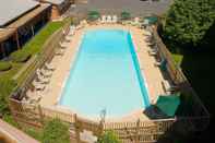 Swimming Pool Baymont by Wyndham Front Royal Near Shenandoah National Park