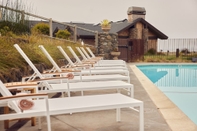 Swimming Pool The Lodge at Bodega Bay