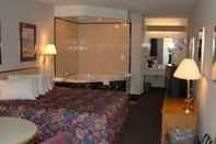 Bedroom Rodeway Inn & Suites Monroeville - Pittsburgh