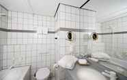 Toilet Kamar 4 Fora Hotel Hannover by Mercure