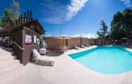 Kolam Renang 6 Best Western Airport Albuquerque InnSuites Hotel & Suites