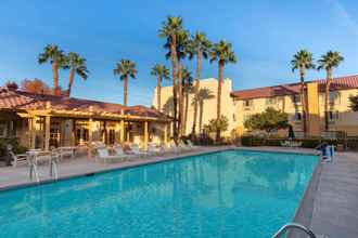 Kolam Renang La Quinta Inn & Suites by Wyndham Las Vegas Airport N Conv.