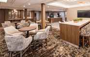 บาร์ คาเฟ่ และเลานจ์ 5 SureStay Plus Hotel by Best Western Chicago Lombard