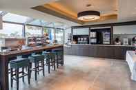 Bar, Kafe dan Lounge Executive Inn & Suites Embarcadero Cove