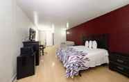 Kamar Tidur 5 Red Roof Inn Crestview