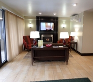 Lobby 5 Bangor Suites Airport Hotel