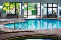 Swimming Pool Radisson Hotel Hauppauge-Long Island