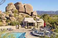 สระว่ายน้ำ Boulders Resort & Spa Scottsdale, Curio Collection by Hilton