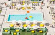 Swimming Pool 3 Downtown Grand Las Vegas