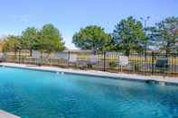 Swimming Pool Fairfield Inn Ponca City