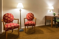 Common Space Econo Lodge Inn & Suites at Fort Moore