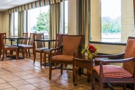 Lobby Econo Lodge Inn & Suites at Fort Moore